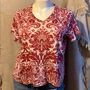 Gloria Vanderbilt short sleeve knit tee.